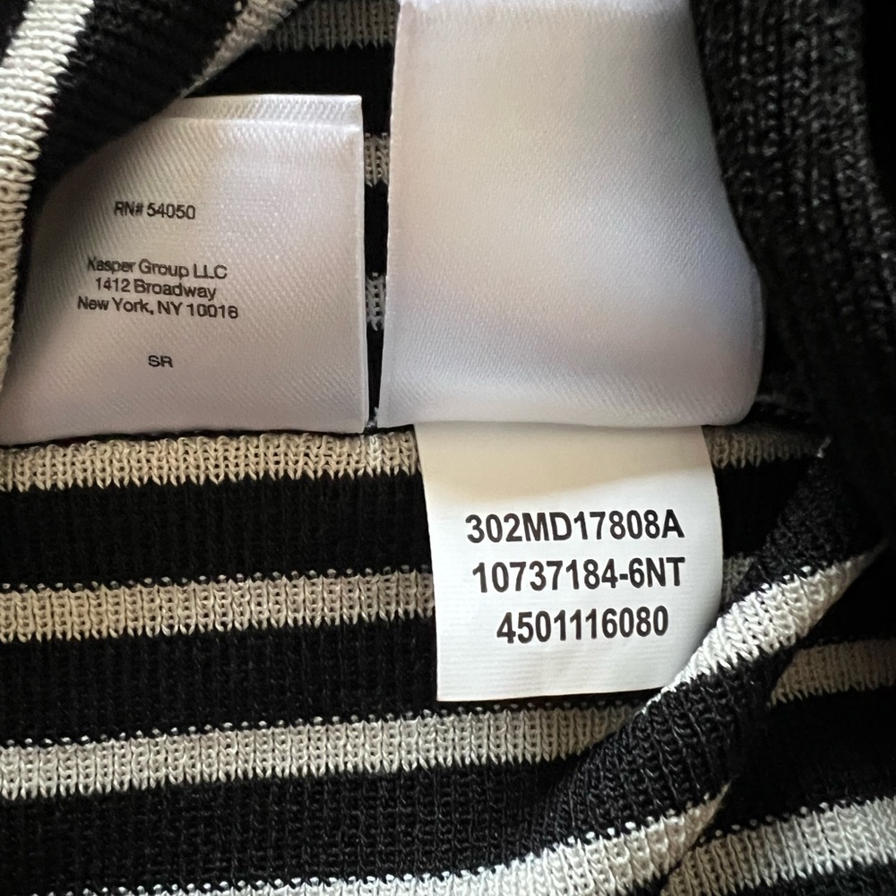 Anne Klein Sweater Black & Ivory Stripe EUC Sz M Crewneck 3/4 Slv Asymmetrical - Picture 10 of 11